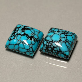 カラットの天然ブルーターコイズ（8.1×8 mm・四角）