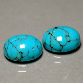 カラットの天然ブルーターコイズ（10.1×8 mm・オーバルカット）