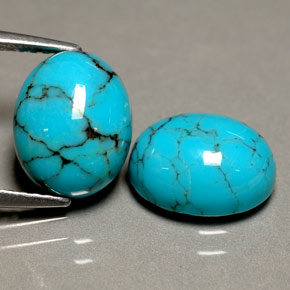 カラットの天然ブルーターコイズ（10.1×8 mm・オーバルカット）