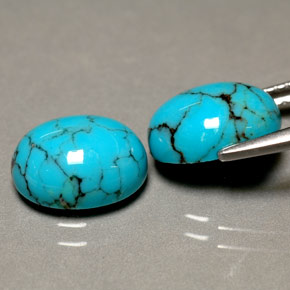 カラットの天然ブルーターコイズ（10.1×8 mm・オーバルカット）