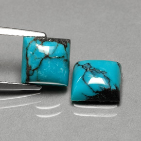 カラットの天然ブルーターコイズ（7.9×7.9 mm・四角）
