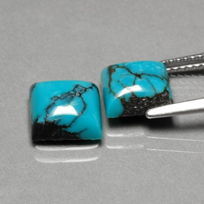 カラットの天然ブルーターコイズ（7.9×7.9 mm・四角）