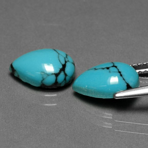 カラットの天然ブルーターコイズ（10×7 mm・洋梨の形）