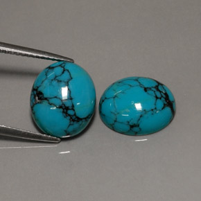 カラットの天然ブルーターコイズ（11.9×10 mm・オーバルカット）