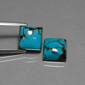 カラットの天然ブルーターコイズ（8.2×8 mm・四角）