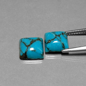 カラットの天然ブルーターコイズ（8.1×8 mm・四角）