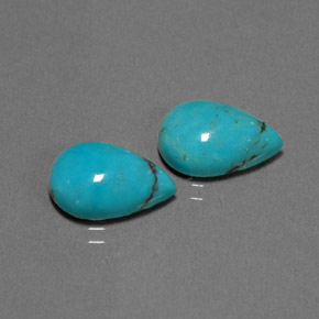 カラットの天然ブルーグリーンターコイズ（11.9×8 mm・洋梨の形）