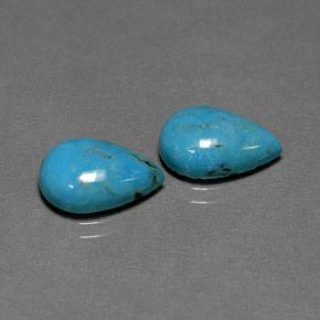 カラットの天然ブルーグリーンターコイズ（11.9×8 mm・洋梨の形）