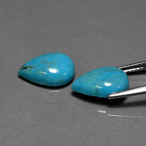 カラットの天然ブルーグリーンターコイズ（11.9×8 mm・洋梨の形）