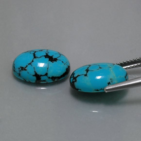 カラットの天然ブルーターコイズ（14×10 mm・オーバルカット）