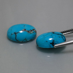 カラットの天然ブルーターコイズ（14×10.1 mm・オーバルカット）
