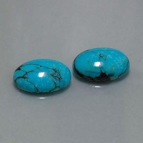 カラットの天然ブルーターコイズ（13.9×10 mm・オーバルカット）