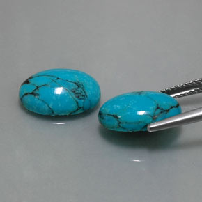 カラットの天然ブルーターコイズ（13.9×10 mm・オーバルカット）