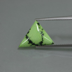 2.47カラットの天然イエローグリーンターコイズ（15.3×10.9 mm・トリリアント）