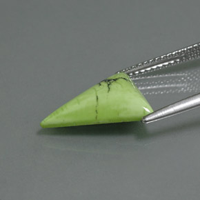 2.81カラットの天然イエローグリーンターコイズ（14.3×12.2 mm・トリリアント）