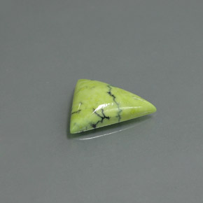 2.59カラットの天然イエローグリーンターコイズ（12.3×11.8 mm・トリリアント）