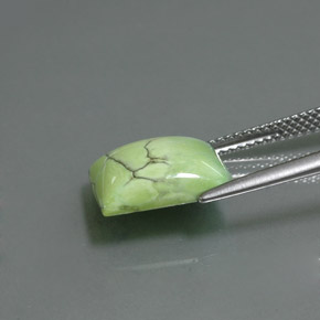 4.75カラットの天然イエローグリーンターコイズ（12.4×10.2 mm・バゲット）