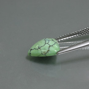 2.47カラットの天然イエローグリーンターコイズ（10.3×10 mm・トリリアント）