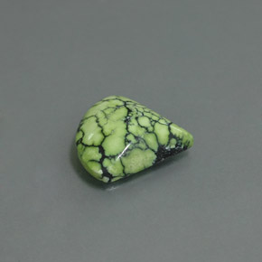 2.93カラットの天然イエローグリーンターコイズ（13.4×12.4 mm・ファンシーシェイプ）