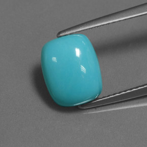 2.55カラットの天然ブルーターコイズ（10.2×8.2 mm・クッションカット）