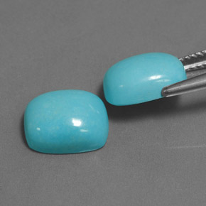 カラットの天然ブルーターコイズ（10.2×8.2 mm・クッションカット）