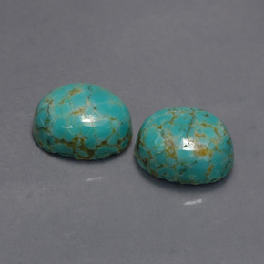 カラットの天然ブルーグリーンターコイズ（8.1×6.2 mm・オーバルカット）