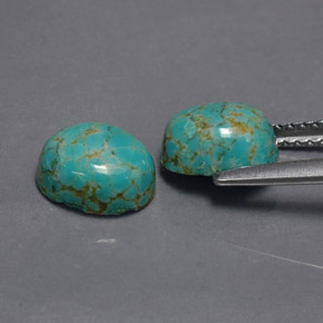 カラットの天然ブルーグリーンターコイズ（8.1×6.2 mm・オーバルカット）