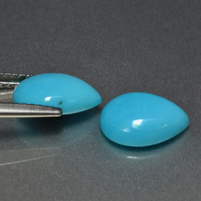カラットの天然ブルーターコイズ（10.1×7.9 mm・洋梨の形）