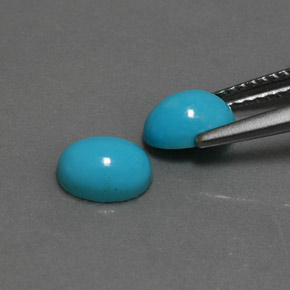 カラットの天然ブルーターコイズ（7.1×5.2 mm・オーバルカット）