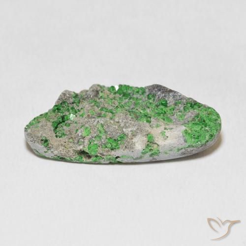 18.60カラットの天然Deep Earthy Greenウバロバイト ガーネットドゥルージー、ファンシー、オペーク