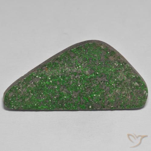 58.67ct 天然 ディープグリーン ウバロバイト ガーネットドゥルージー, ファンシー, オペーク