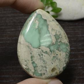 54.98カラットの天然グリーンバリサイト（40.7×31.4 mm・洋梨の形）