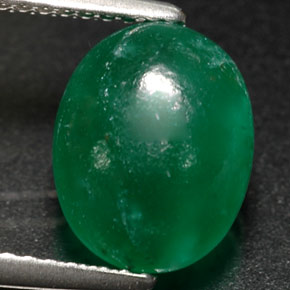 2.87カラットの天然グリーンベルダイト（10.1×8.1 mm・透明）