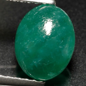 1.98カラットの天然グリーンベルダイト（8.9×7 mm・オーバルカット）