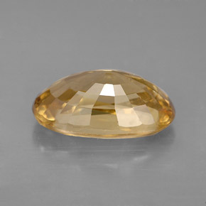 6.99カラットの天然ゴールデンジルコン（13.5×8.1 mm・オーバルカット）