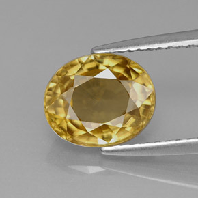 3.95カラットの天然ゴールデンイエロージルコン（9.2×7.6 mm・オーバルカット）