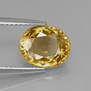 3.95カラットの天然ゴールデンイエロージルコン（9.2×7.6 mm・オーバルカット）