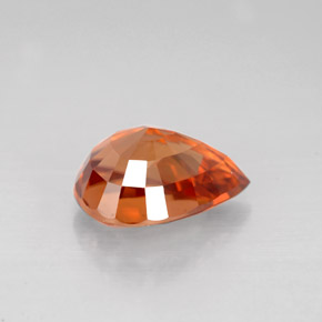 3.12カラットの天然オレンジジルコン（9.7×7.2 mm・洋梨の形）