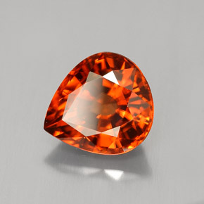 3.65カラットの天然オレンジジルコン（9.2×8.3 mm・洋梨の形）
