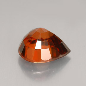 3.65カラットの天然オレンジジルコン（9.2×8.3 mm・洋梨の形）
