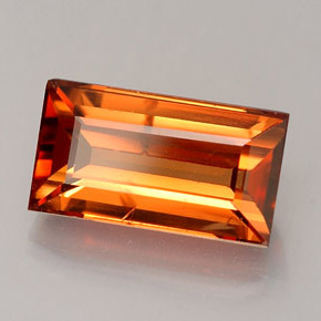 4.12カラットの天然オレンジジルコン（11.1×6.1 mm・バゲット）