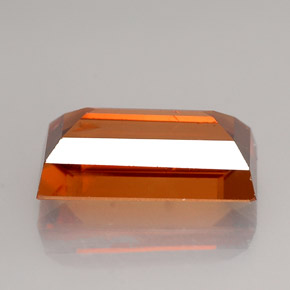 4.12カラットの天然オレンジジルコン（11.1×6.1 mm・バゲット）