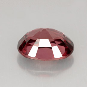 4.79カラットの天然ローズジルコン（10.5×8.4 mm・オーバルカット）