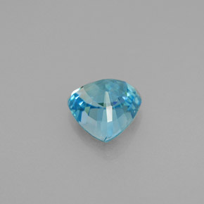 1.61カラットの天然ブルージルコン（6.6×6.4 mm・トリリアント）