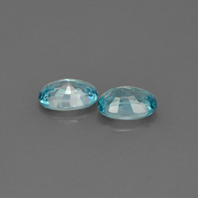 カラットの天然ブルージルコン（6.1×4.1 mm・オーバルカット）