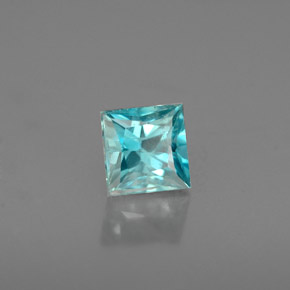 0.65カラットの天然ブルージルコン（4.1×4.1 mm・四角）