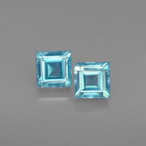 カラットの天然ブルージルコン（4.4×4.3 mm・四角）