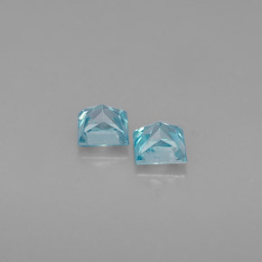 カラットの天然ブルージルコン（3.4×3.3 mm・四角）
