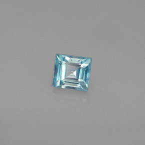 0.70カラットの天然ブルージルコン（4.3×4 mm・四角）
