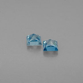 カラットの天然ブルージルコン（3.5×3.4 mm・四角）